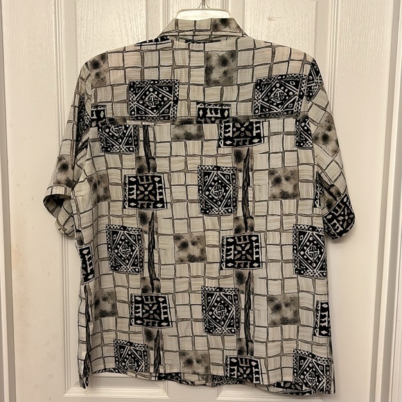 Alia Petites  women’s size 16 button down blouse. Polyester easy care. - Picture 5 of 7